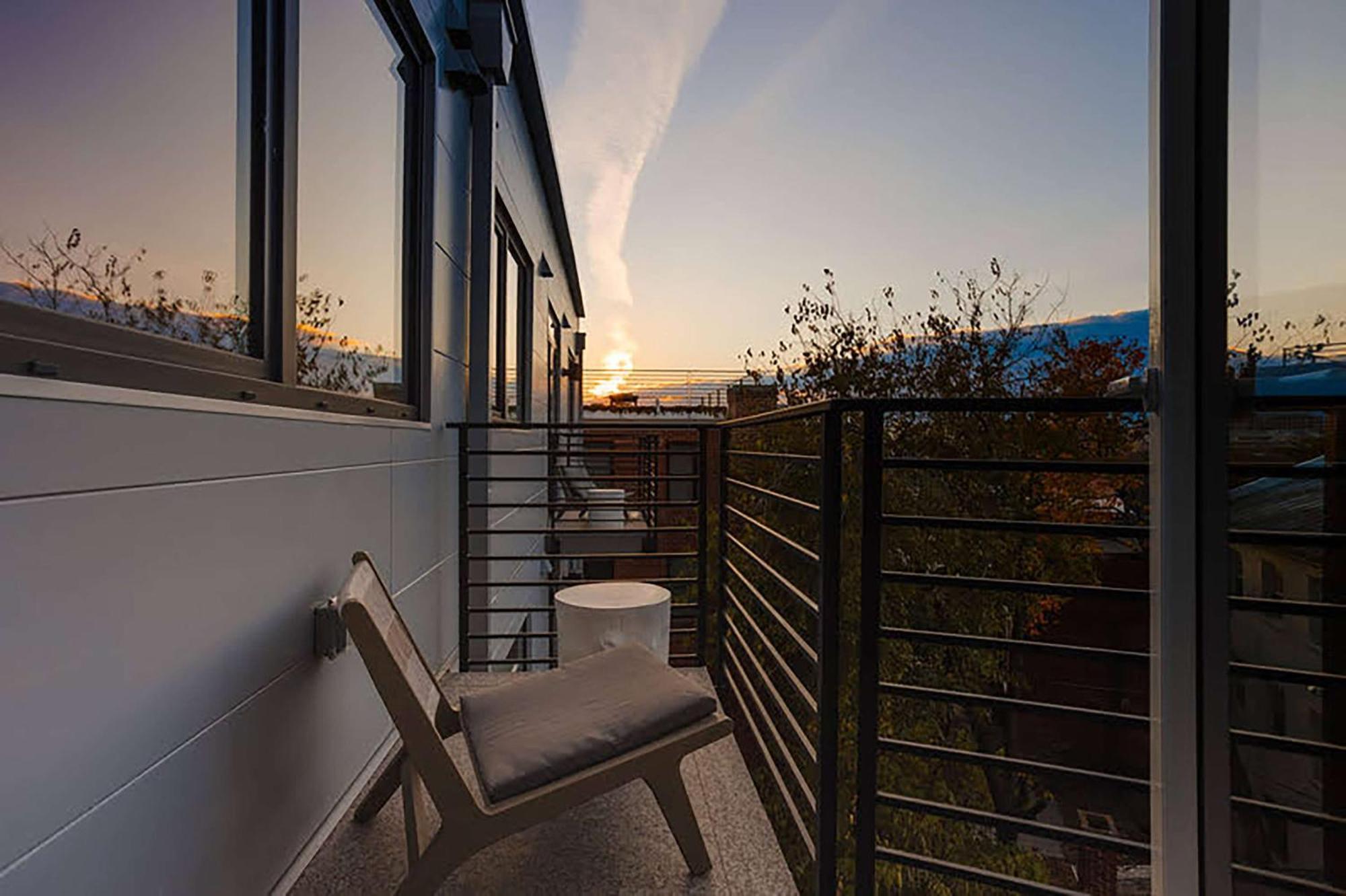 Reside Navy Yard, A Wyndham Residence Washington Exterior photo